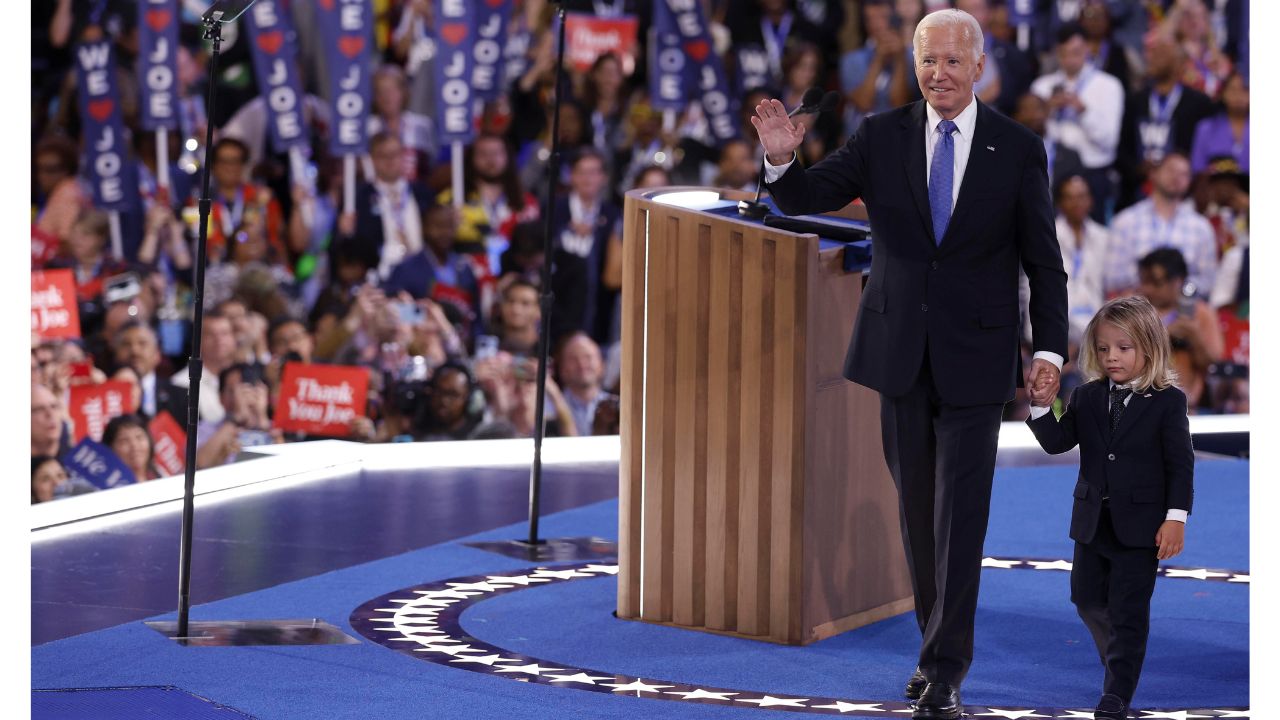 Biden advierte que Trump "descubrirá el poder de las mujeres" en los comicios de noviembre