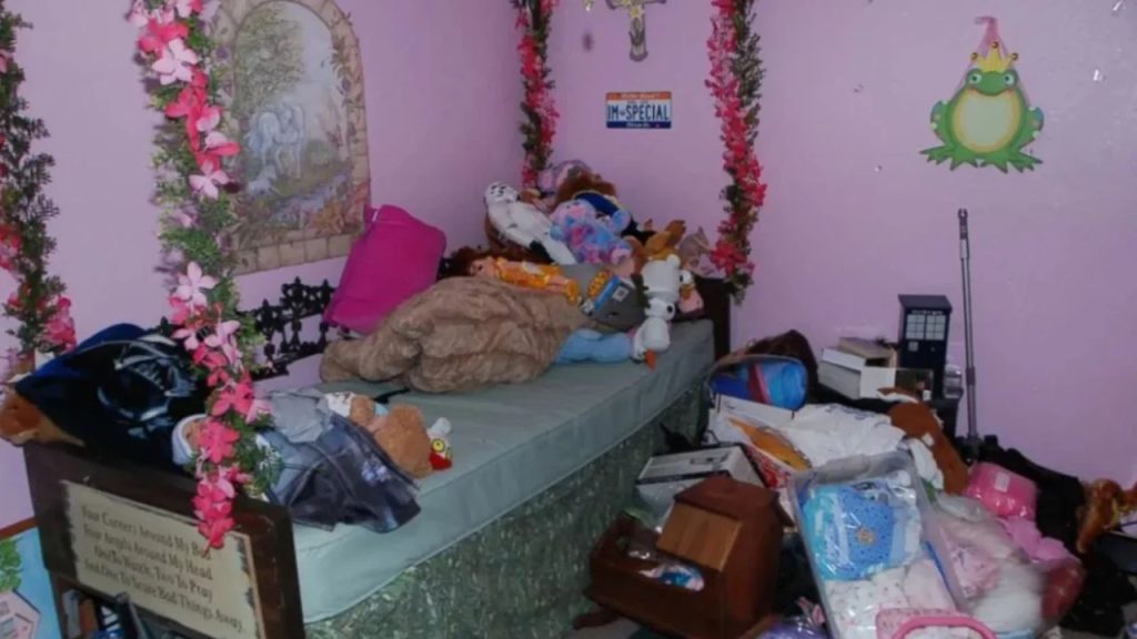 Una habitación desordenada