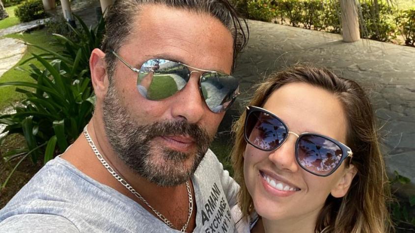 Cristian Sales e Ingrid Parra viendo al frente mientras están juntos