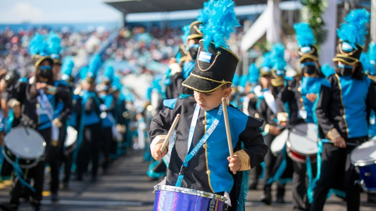 Más de 70 colegios participarán en desfiles del 15 de Septiembre