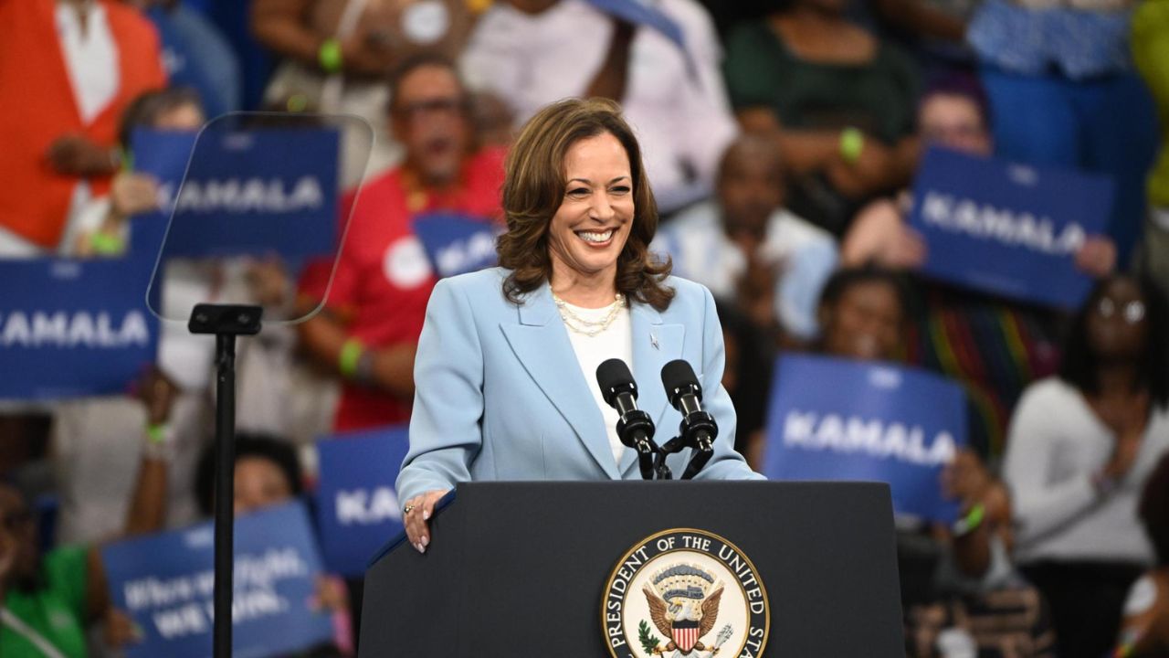 Kamala Harris es la candidata demócrata a la Presidencia de EE.UU: 'Es un honor para mí'