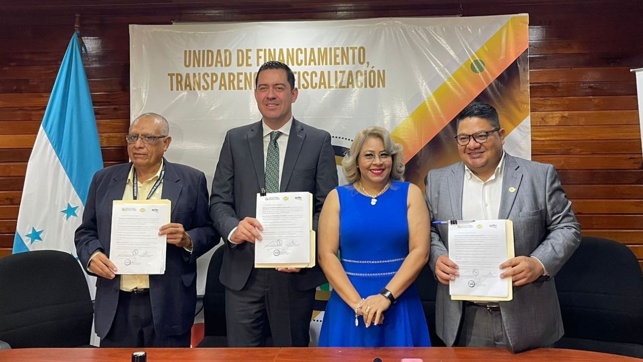 Política Limpia, APH y CPH firman convenio para capacitar periodistas