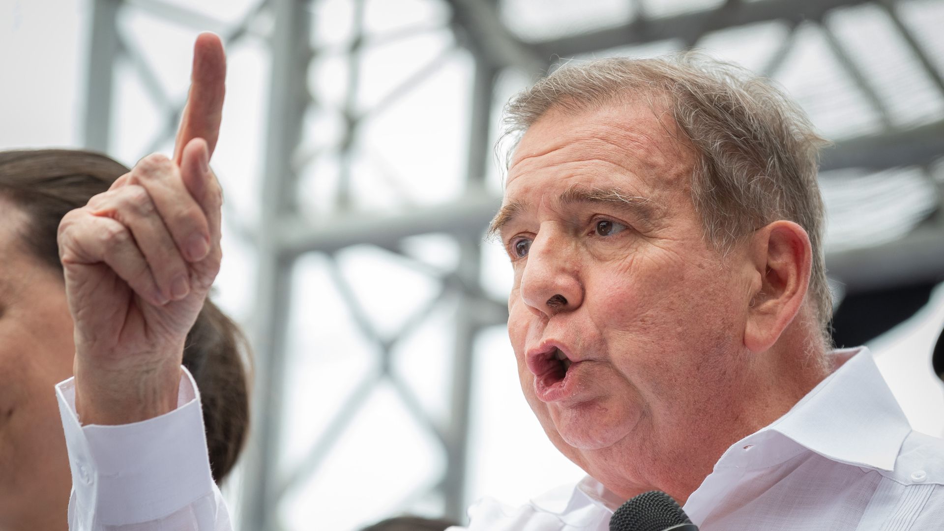 Fiscalía venezolana cita por segunda vez a González Urrutia por investigación en su contra