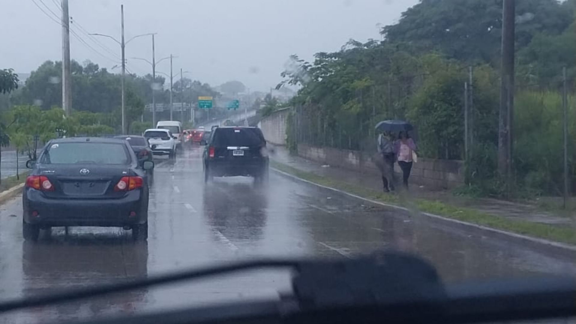 Fuertes lluvias azotarán tres regiones de Honduras este domingo