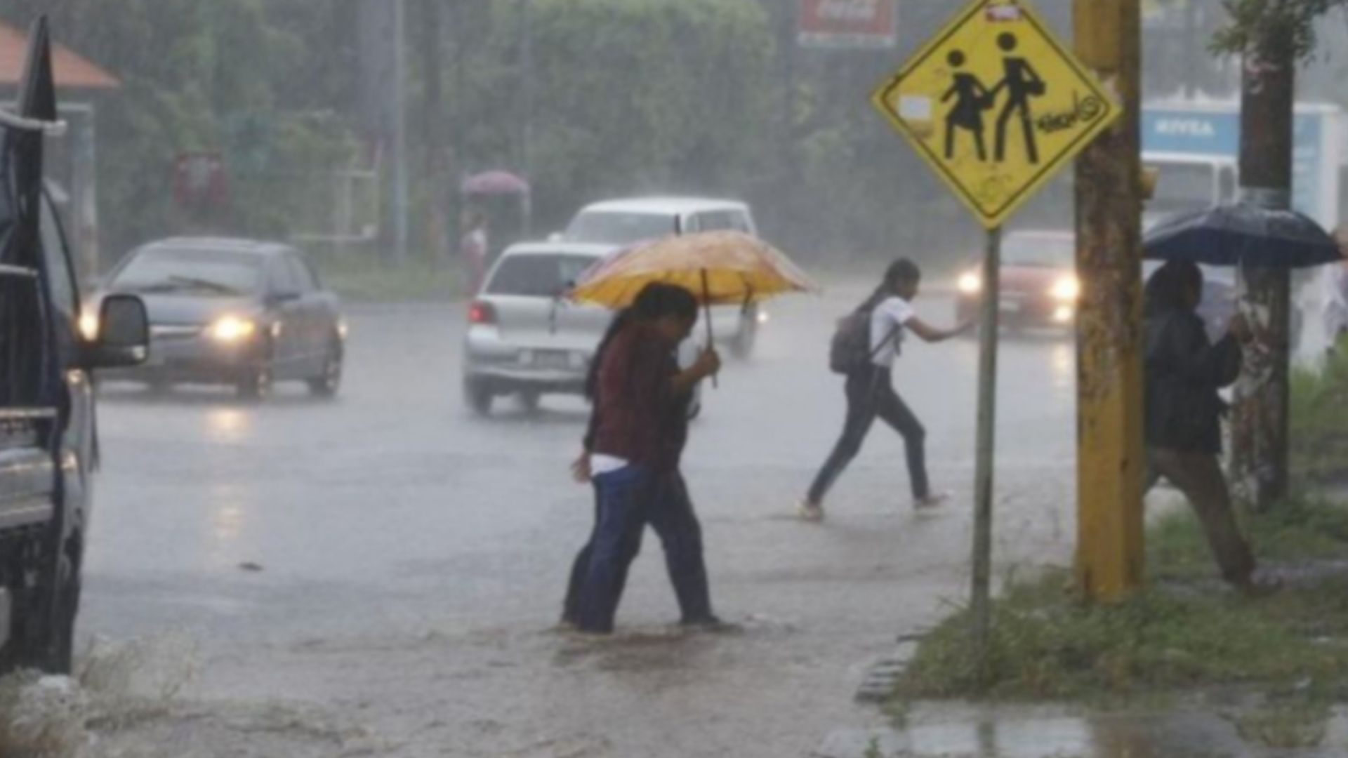 Imagen de Onda tropical ingresa este lunes a Honduras y traerá abundantes lluvias