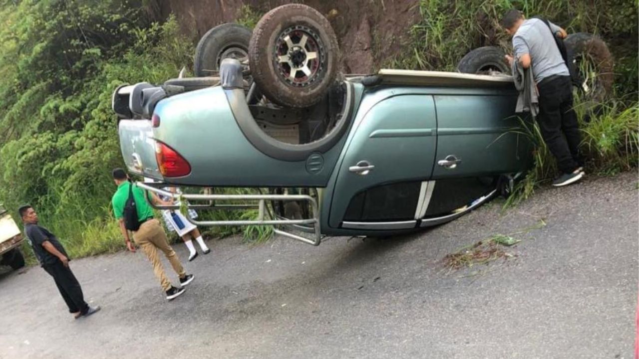 Pastor evangélico se salva de milagro de morir en volcamiento en Comayagua