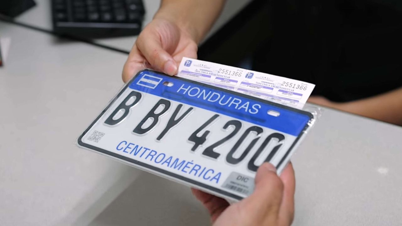 Hasta inicios de 2025 habrá placas vehiculares y de motocicletas en Honduras