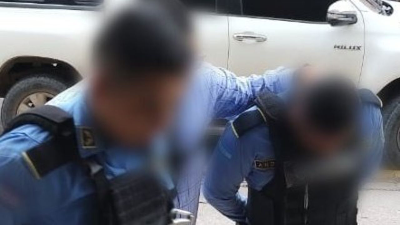 Capturan a dos policías por detención ilegal de un ciudadano y quitarle dinero