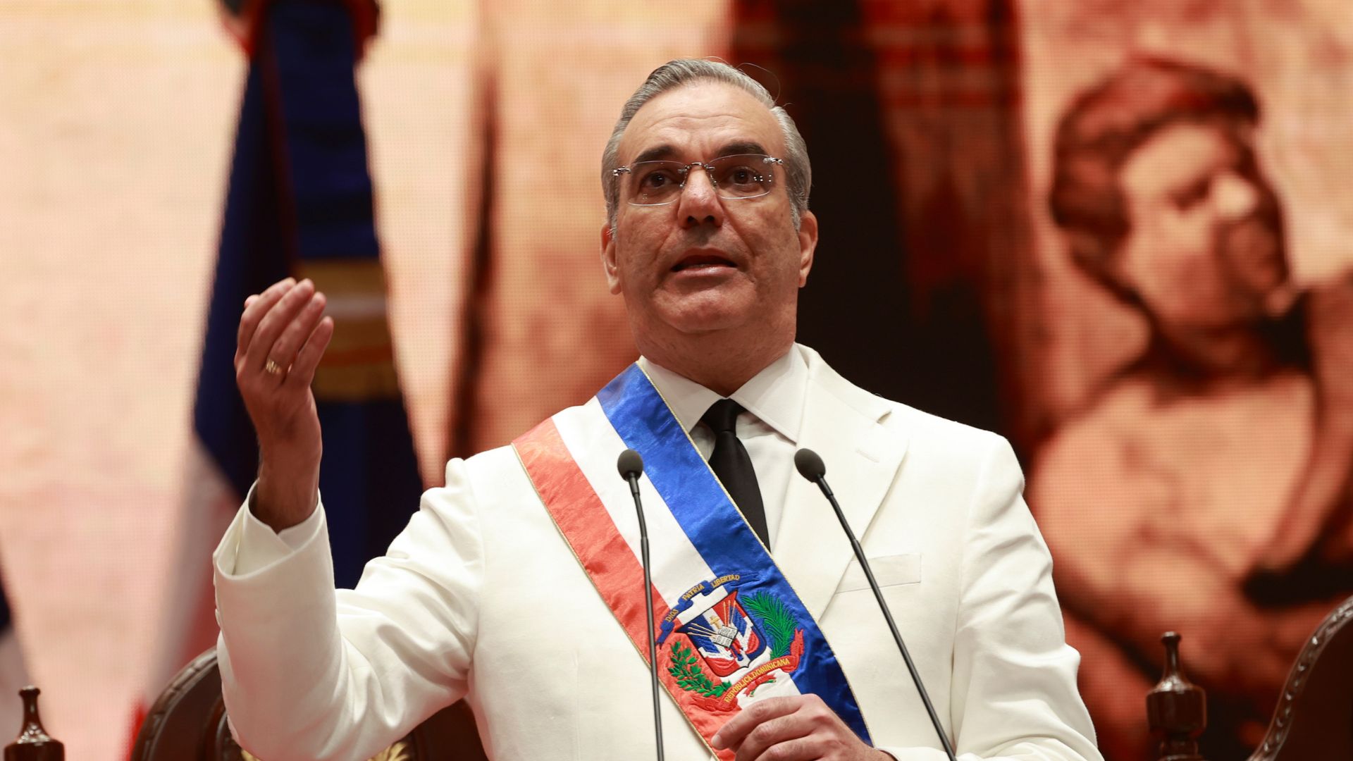 Luis Abinader asume presidencia de República Dominicana para su segundo y último mandato