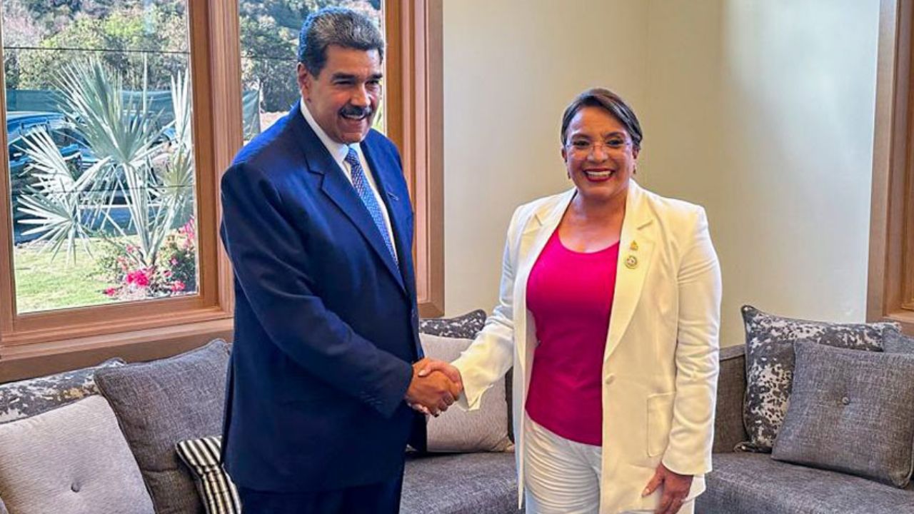 Nicolás Maduro da su 'absoluto respaldo' a Xiomara Castro tras eliminar tratado con EE. UU.
