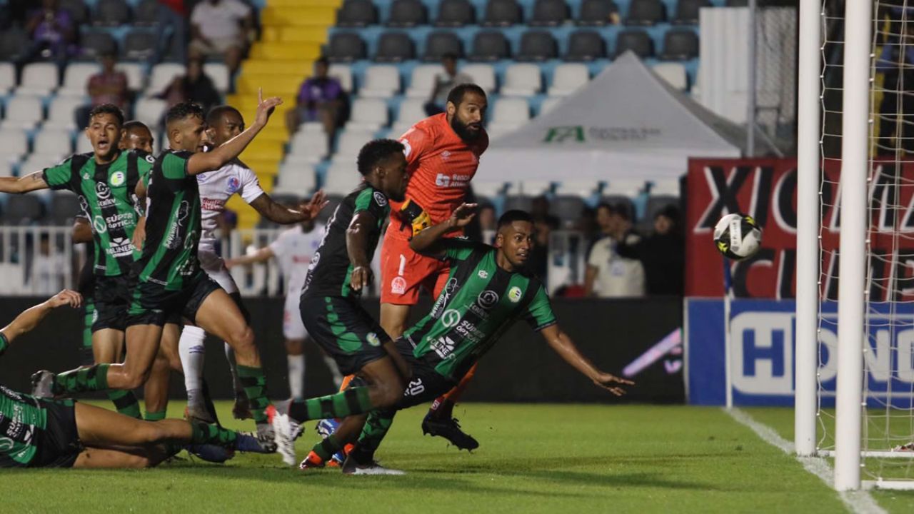 Olimpia rescata el empate 'in extremis' frente al Juticalpa con gol de Edrick Menjívar