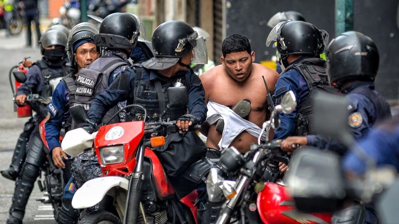 Trasladan a 700 detenidos en crisis poselectoral en Venezuela a cárceles de máxima seguridad