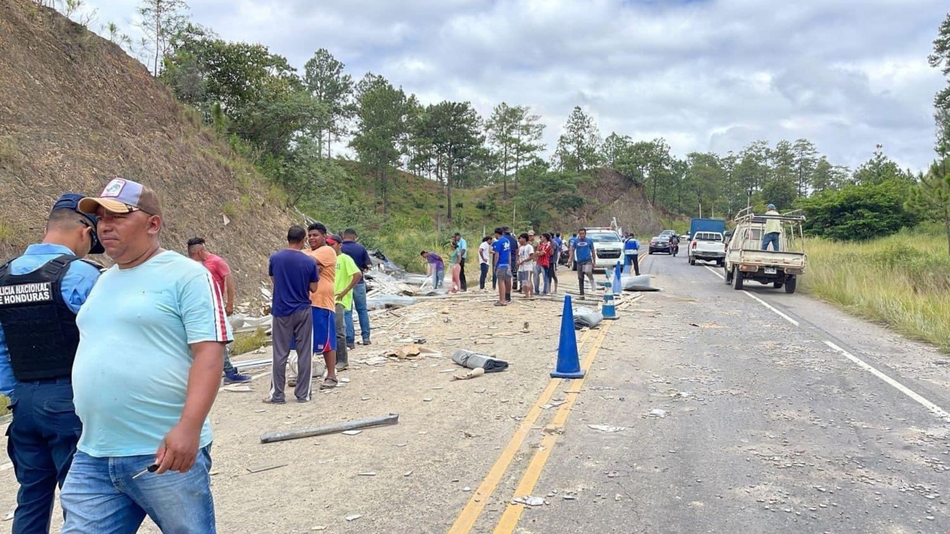 Tres muertos en accidente de volqueta en Olancho; conductor iba a exceso de velocidad