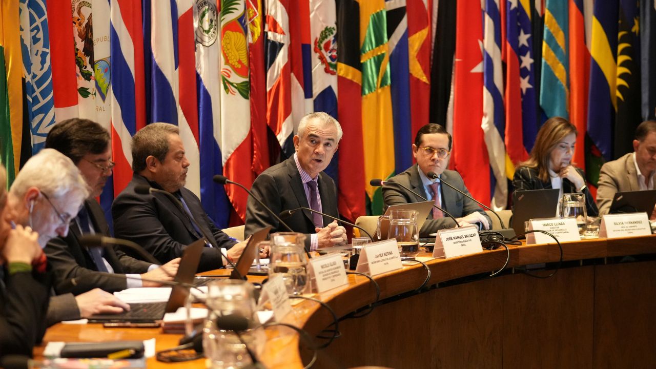 Cepal pide mejorar desarrollo productivo para evitar "tercera década" perdida en A. Latina