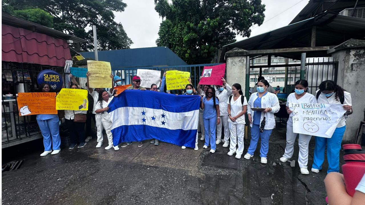 Personal médico del IHSS en SPS intensifica su lucha por el no pago de ocho meses de salario