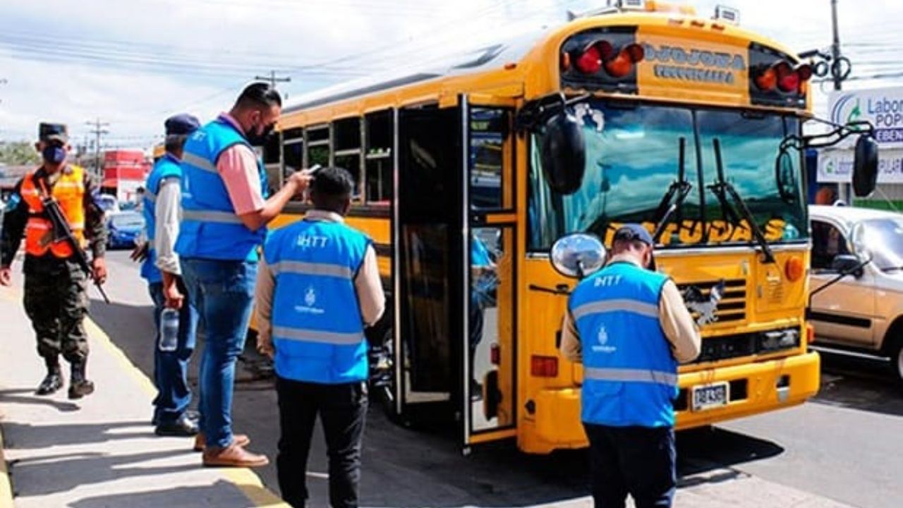 Unos 1,500 buses pasarán por revisión previo al Feriado Morazánico