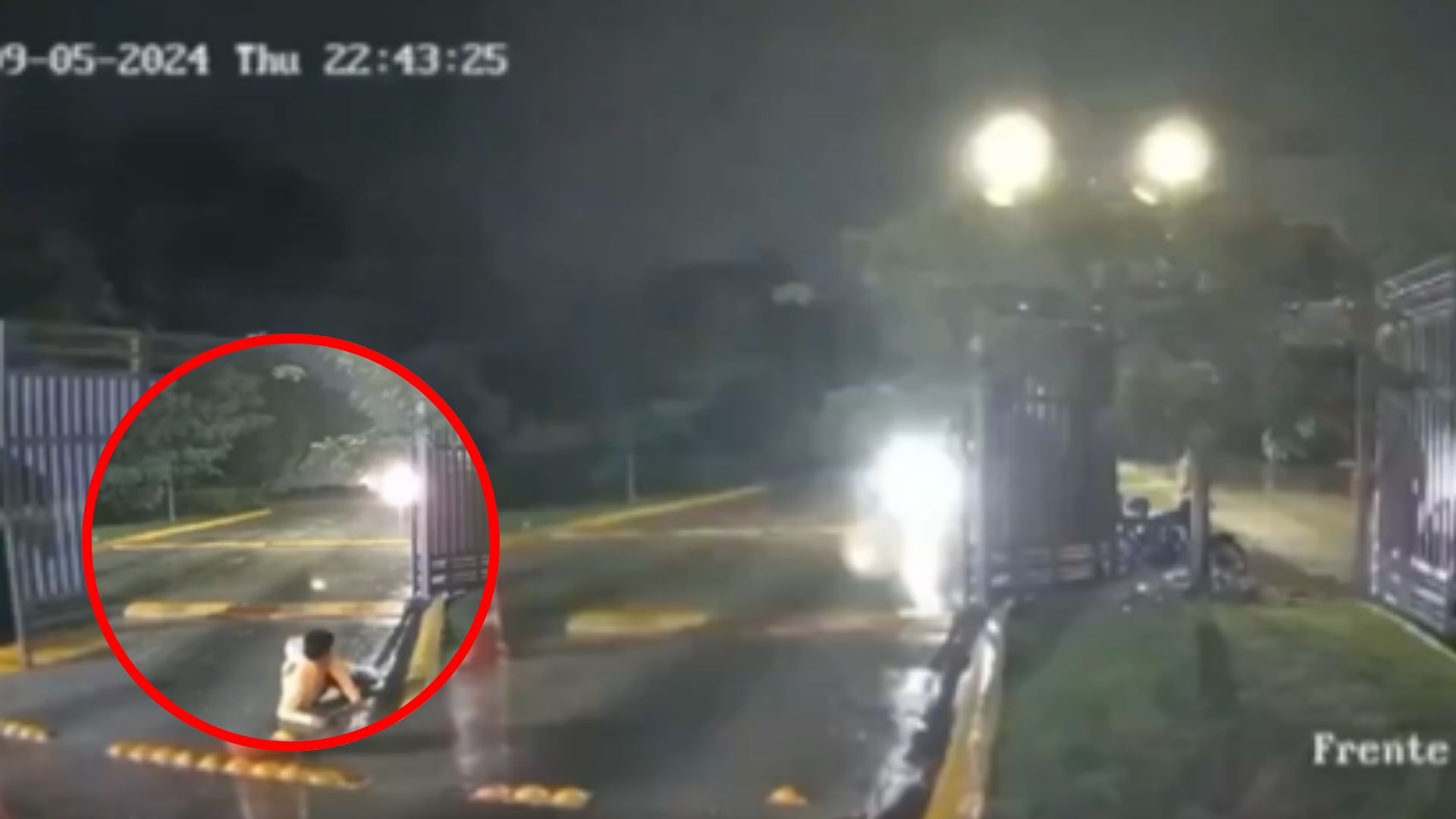 Joven finge su muerte tras ser atacado a tiros mientras esperaba que lo recogieran