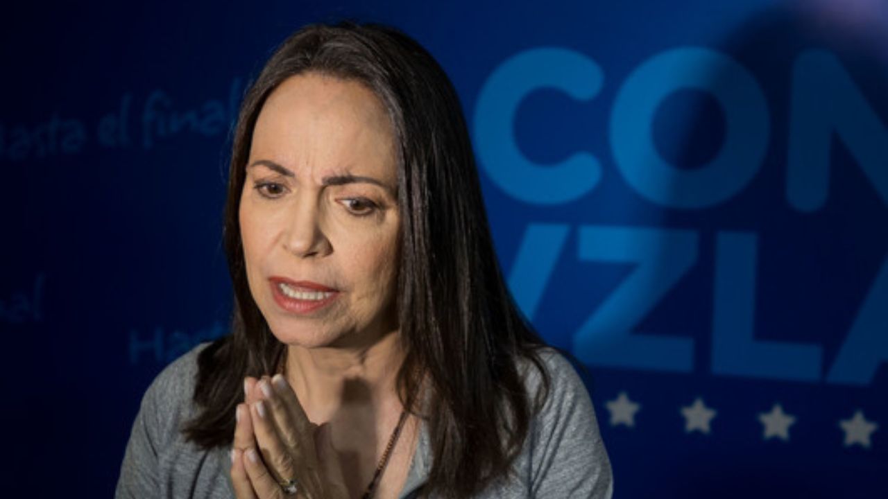 Machado alerta sobre 'grave amenaza' contra asilados en residencia de Argentina en Caracas