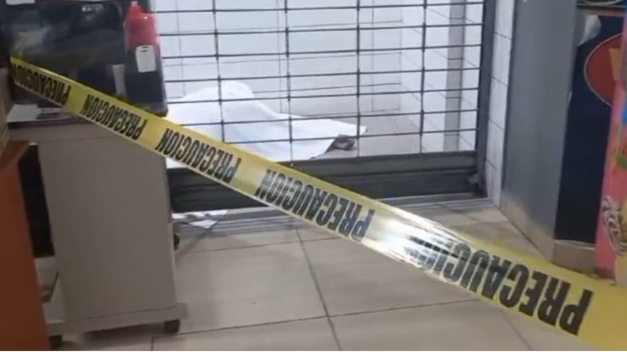 Hondureña muere repentinamente en baños de centro comercial en SPS
