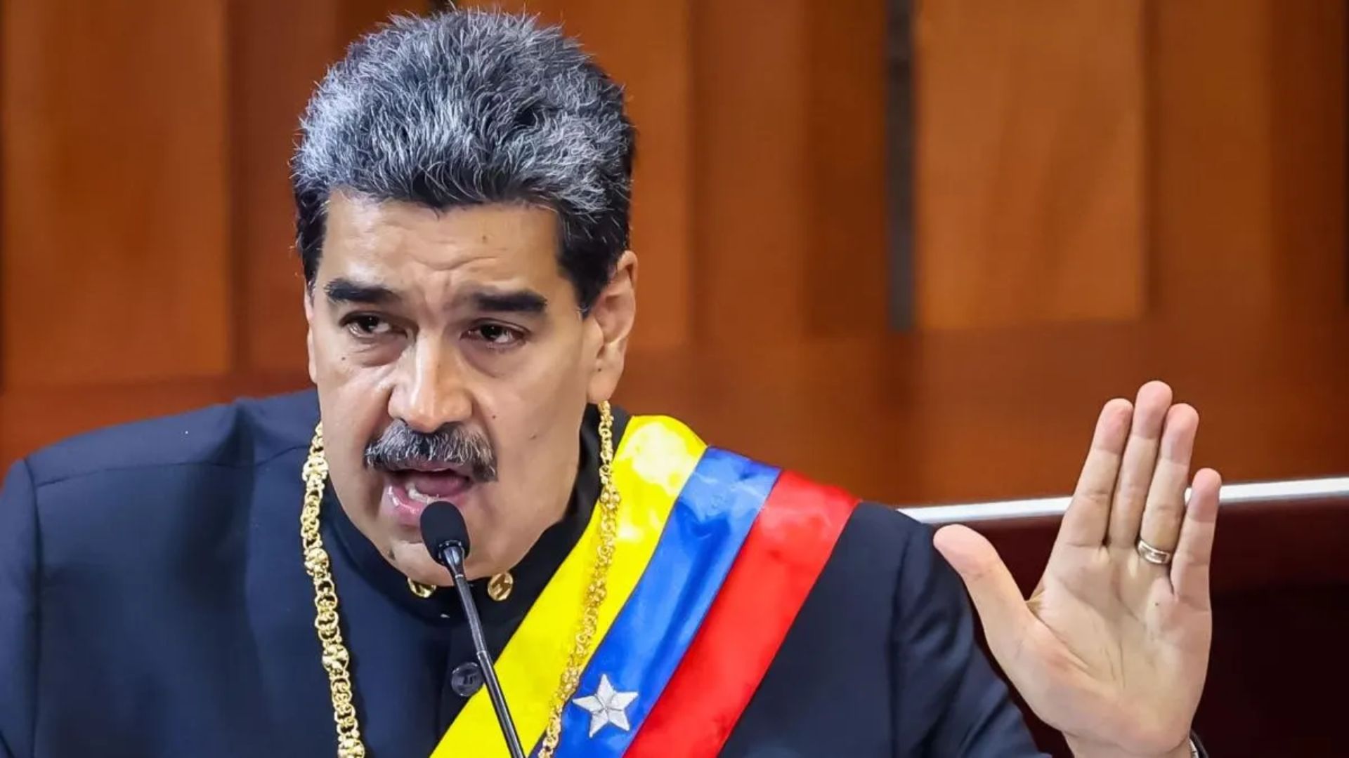 Maduro entrega a jefe de la ONU en Venezuela 'pruebas' sobre una 'conspiración' de EE.UU.