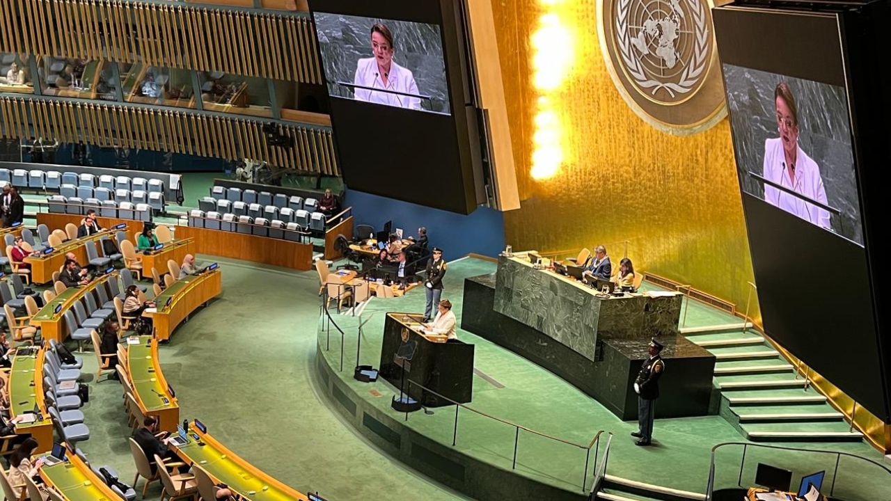 Xiomara Castro ante la ONU  denuncia amenazas de élites corruptas y exige justicia por Juan López