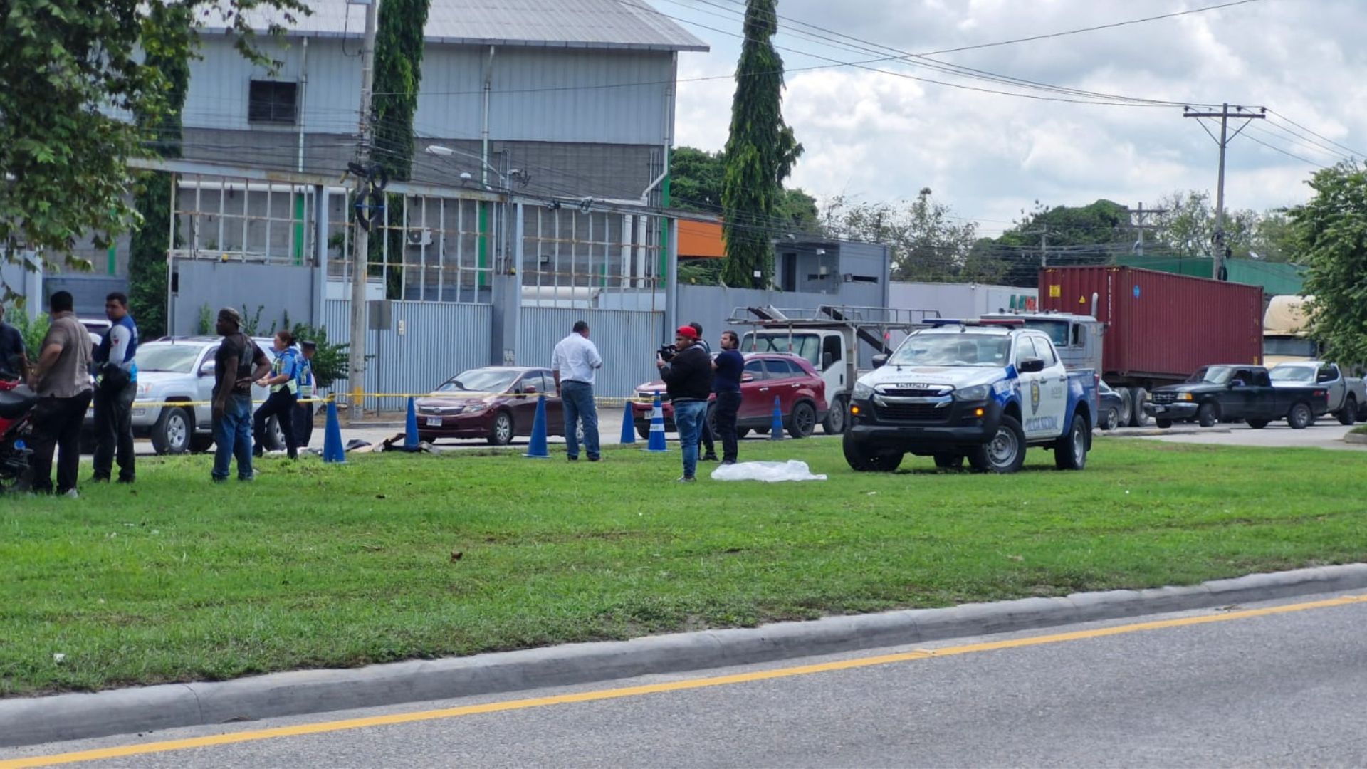 Conductor de rastra arrolla a hombre en San Pedro Sula y se da a la fuga: video