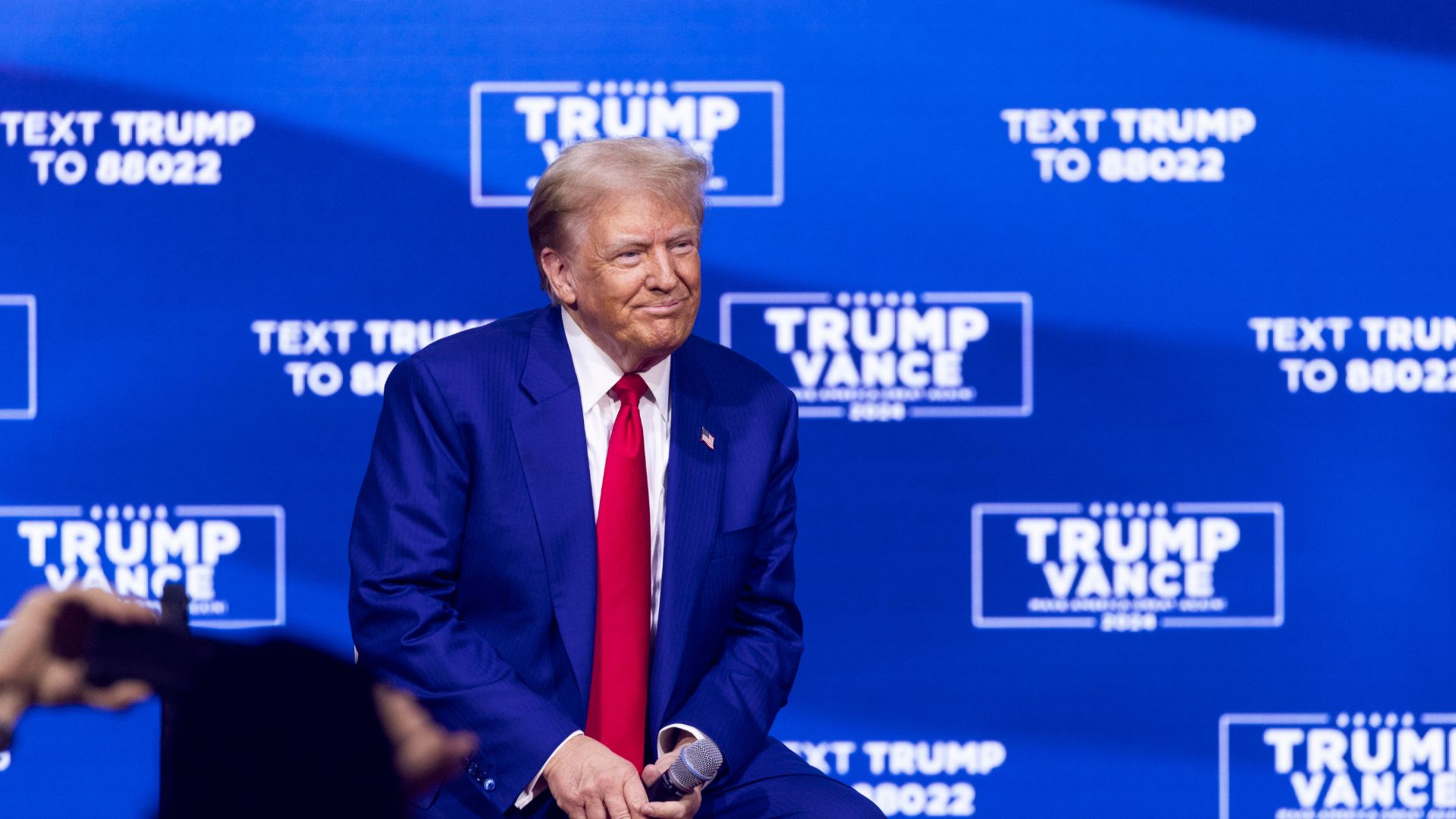 Trump no confirma si ha hablado con Putin pero dice que sería algo 'inteligente'