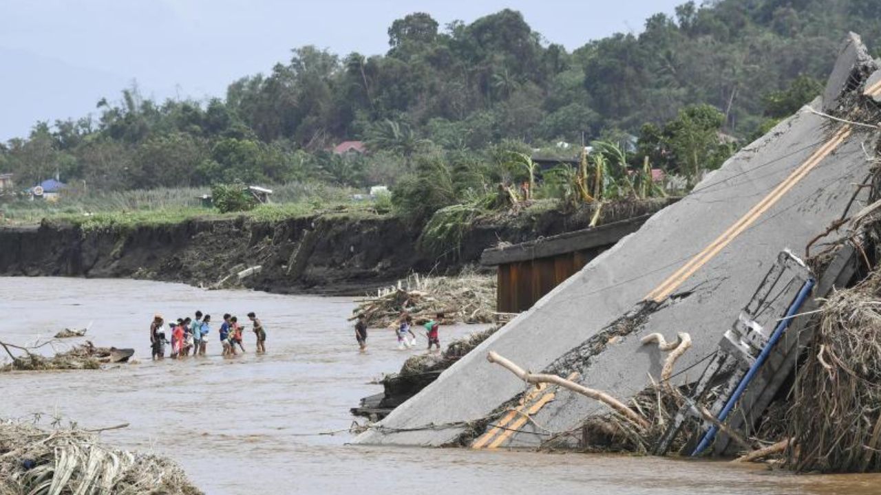 Tormenta tropical deja decenas de muertos en Filipinas