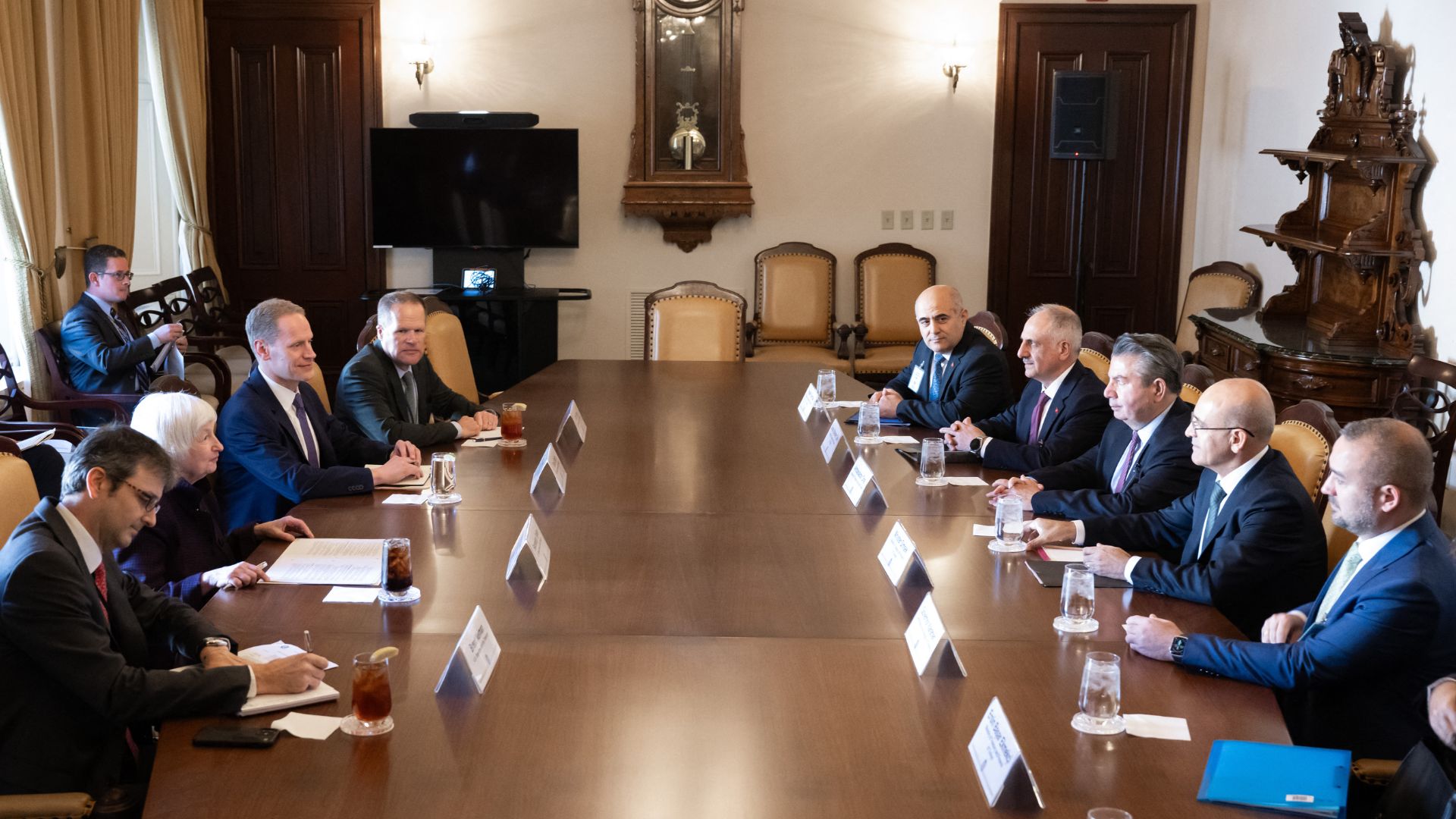 FMI pide evitar el 'círculo vicioso de bajo crecimiento' en América Latina