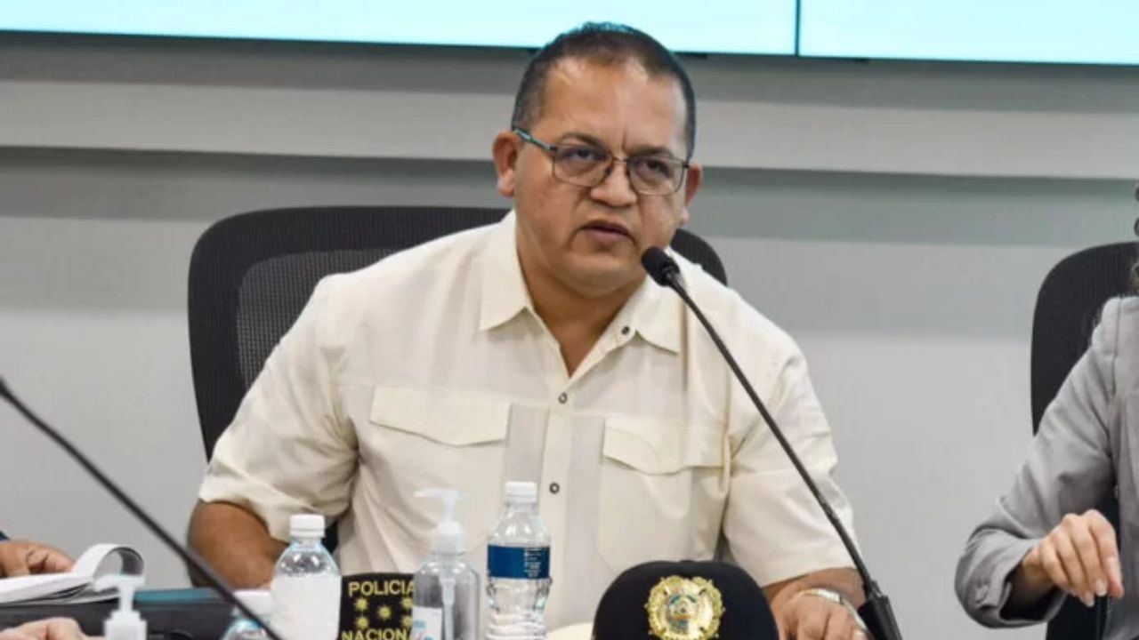 'Vamos bien' y 'sin hacer cadenas': Gustavo Sánchez responde molesto hacia periodista