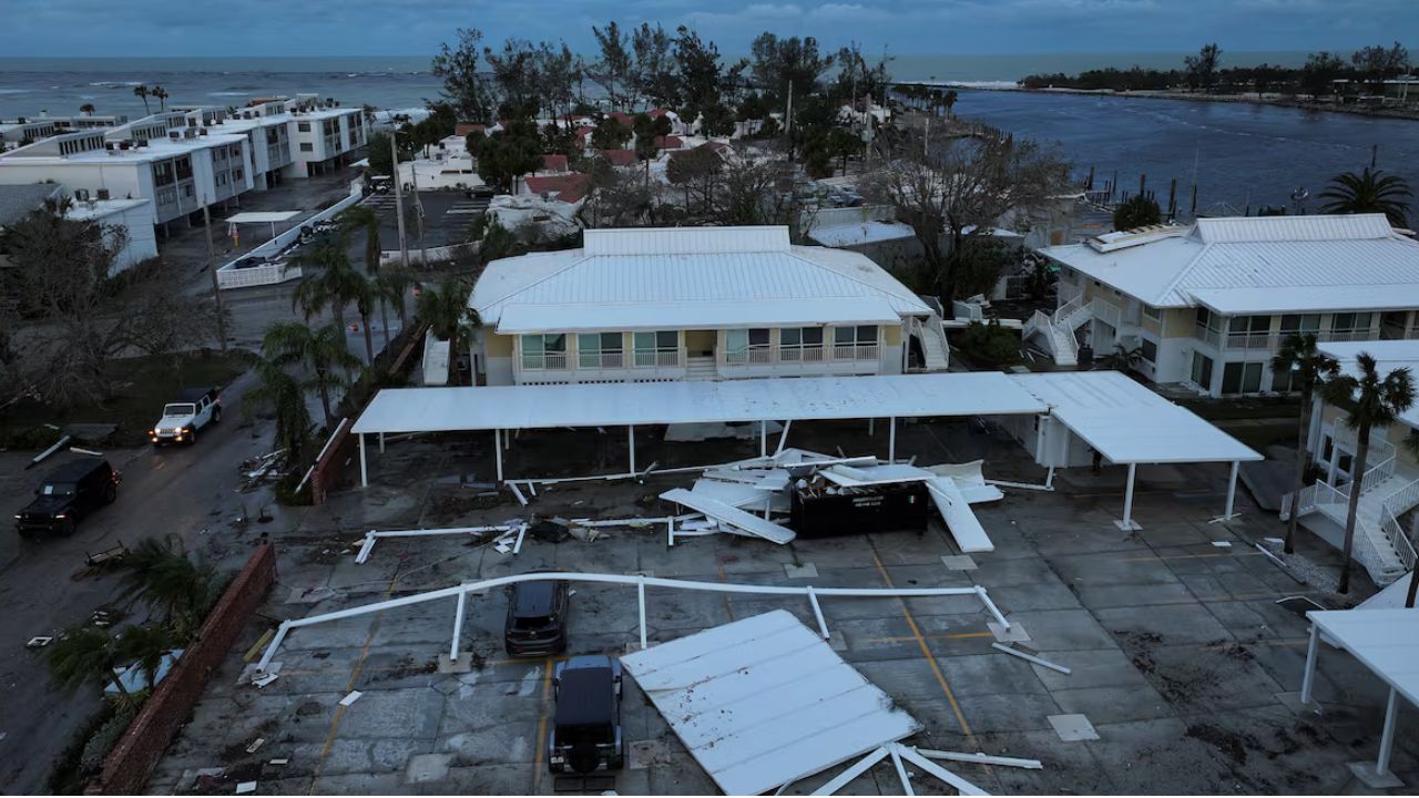 Al menos 80 hondureños albergados en Florida tras impacto del huracán Milton