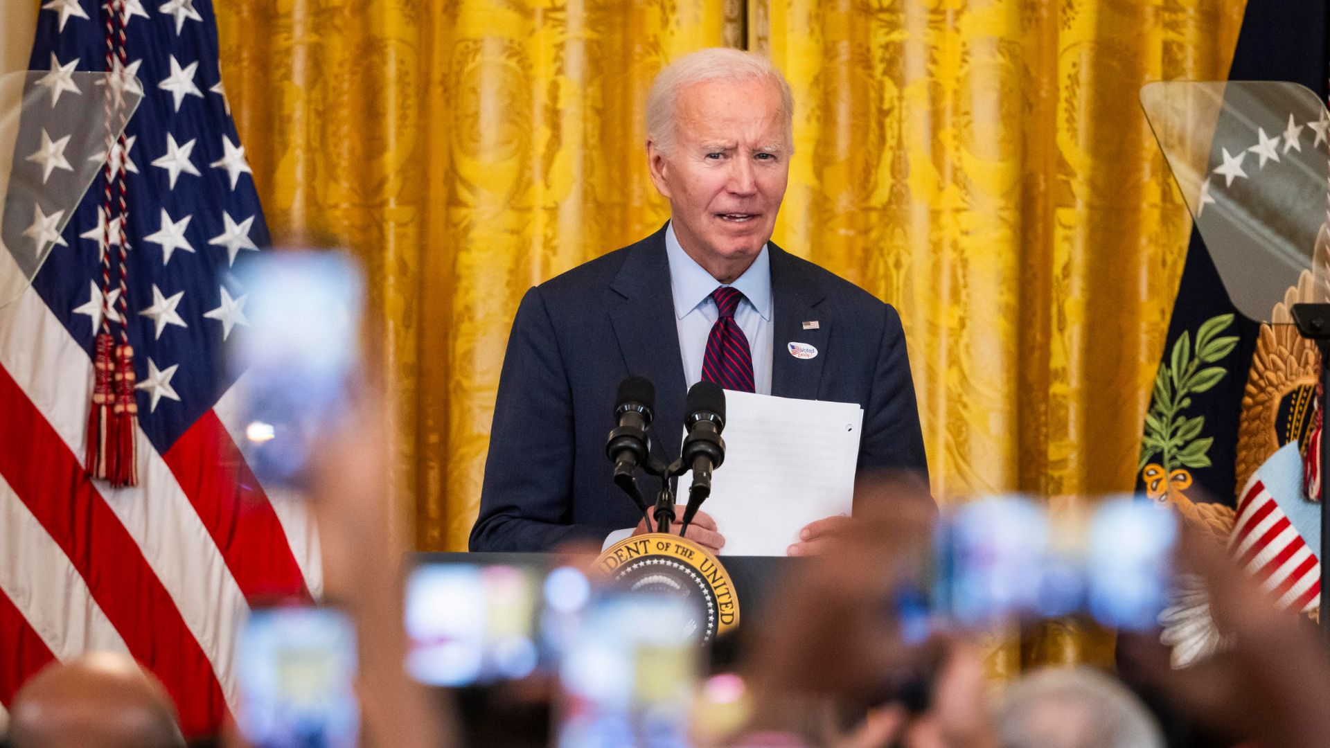 Harris se desmarca de Biden por haber llamado 'basura' a los seguidores de Trump