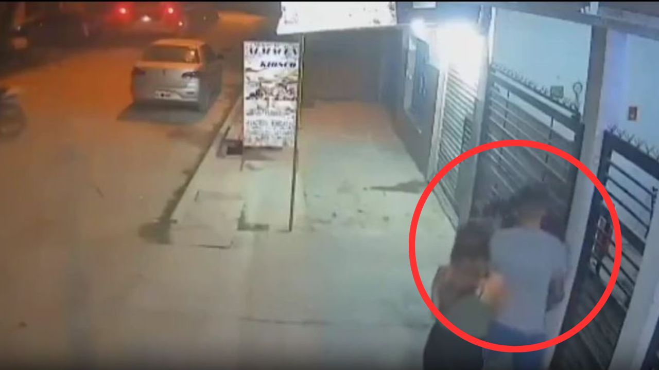 Cámara capta cuando joven es tiroteado frente a su novia por oponerse a asalto
