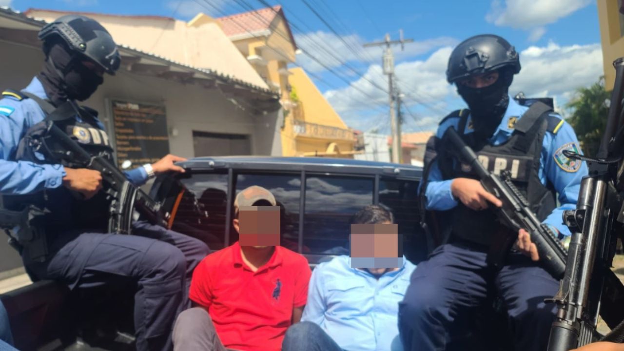 Capturan a dos sospechosos por la muerte de hermano de expresentadora