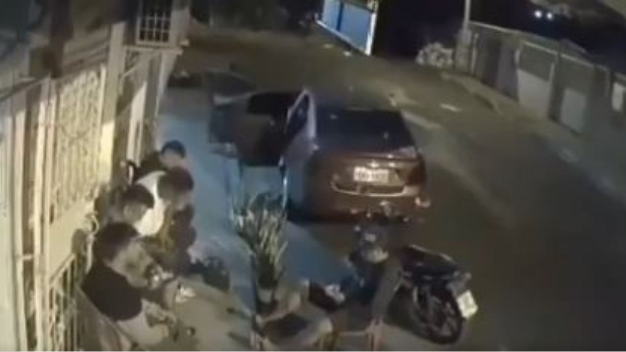 Joven dispara a su mejor amigo en pleno funeral, todo quedó en video