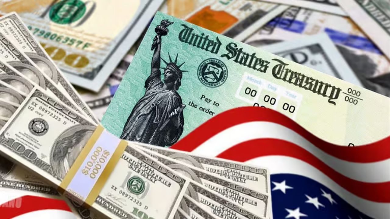 Así pueden los migrantes recibir un cheque mensual de $500 en Estados Unidos
