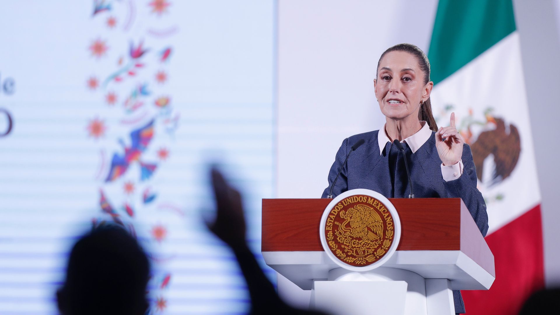 Sheinbaum dice a Trump que 'a un arancel vendrá otro en respuesta' y rechaza amenazas