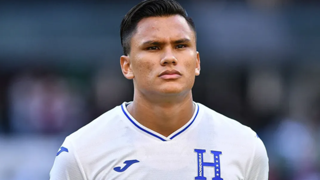 Confirman contrato que liga al hondureño Denil Maldonado con el Craiova, de Rumanía