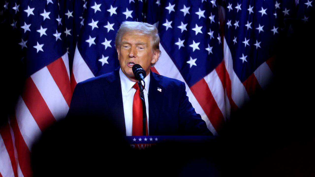 Trump guarda silencio mientras diseña su futuro gabinete y prepara la transición