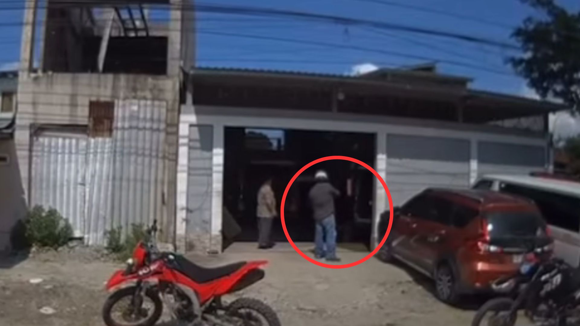 VIDEO: Así fue robo armado en taller de mecánica en San Pedro Sula