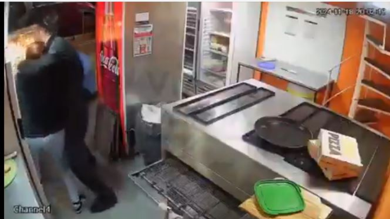 Imagen de Hombre apuñala a su expareja, intenta suicidarse y termina detenido