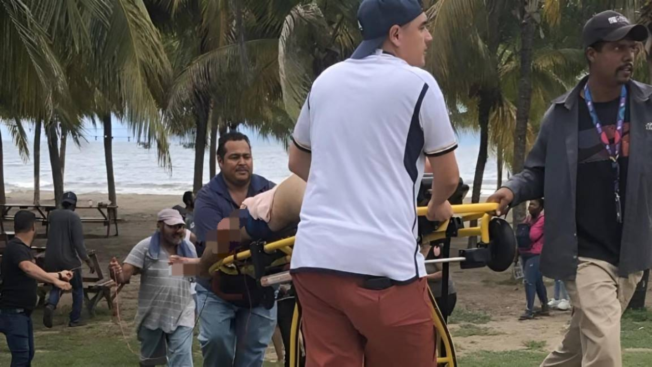 Por esta razón no ha sido operado el hombre que fue mordido por un tiburón