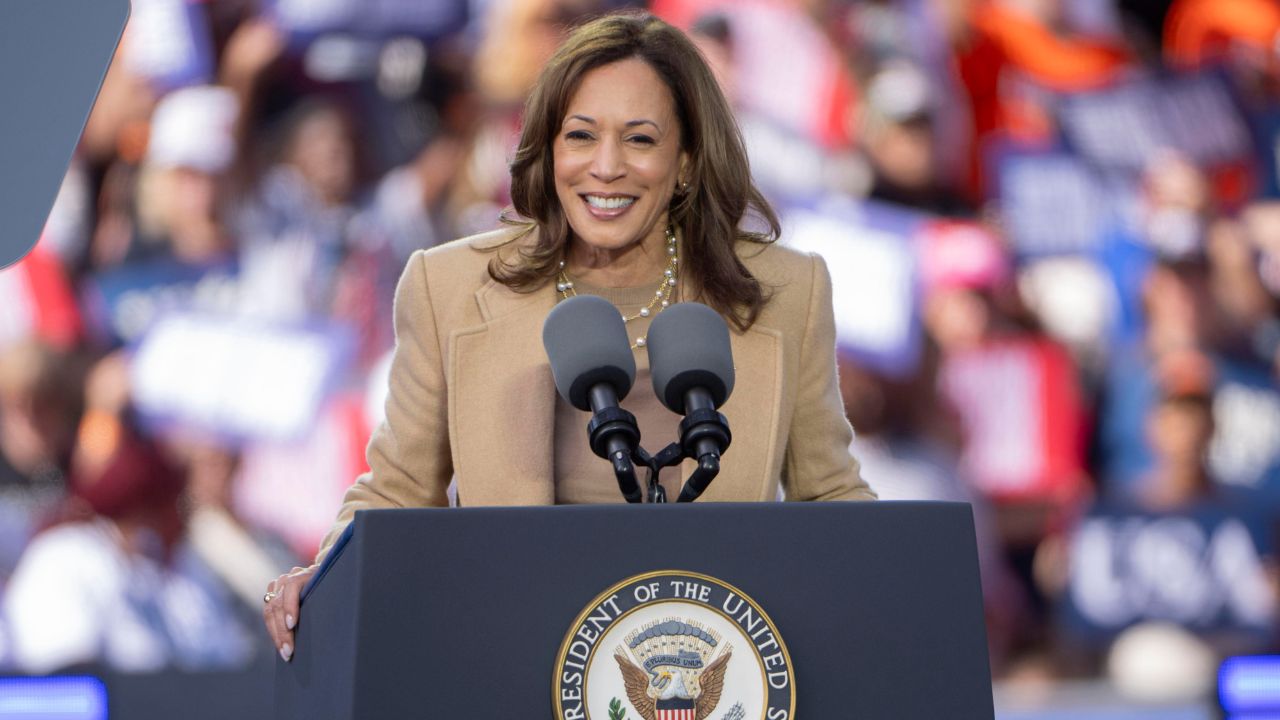 FCC afirma que aparición de Kamala Harris en SNL viola regulación