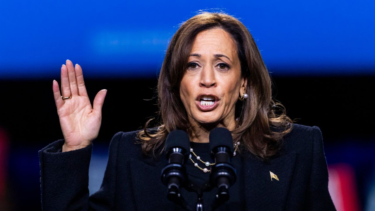 Kamala Harris pospone su discurso tras resultados en desventaja frente a Trump