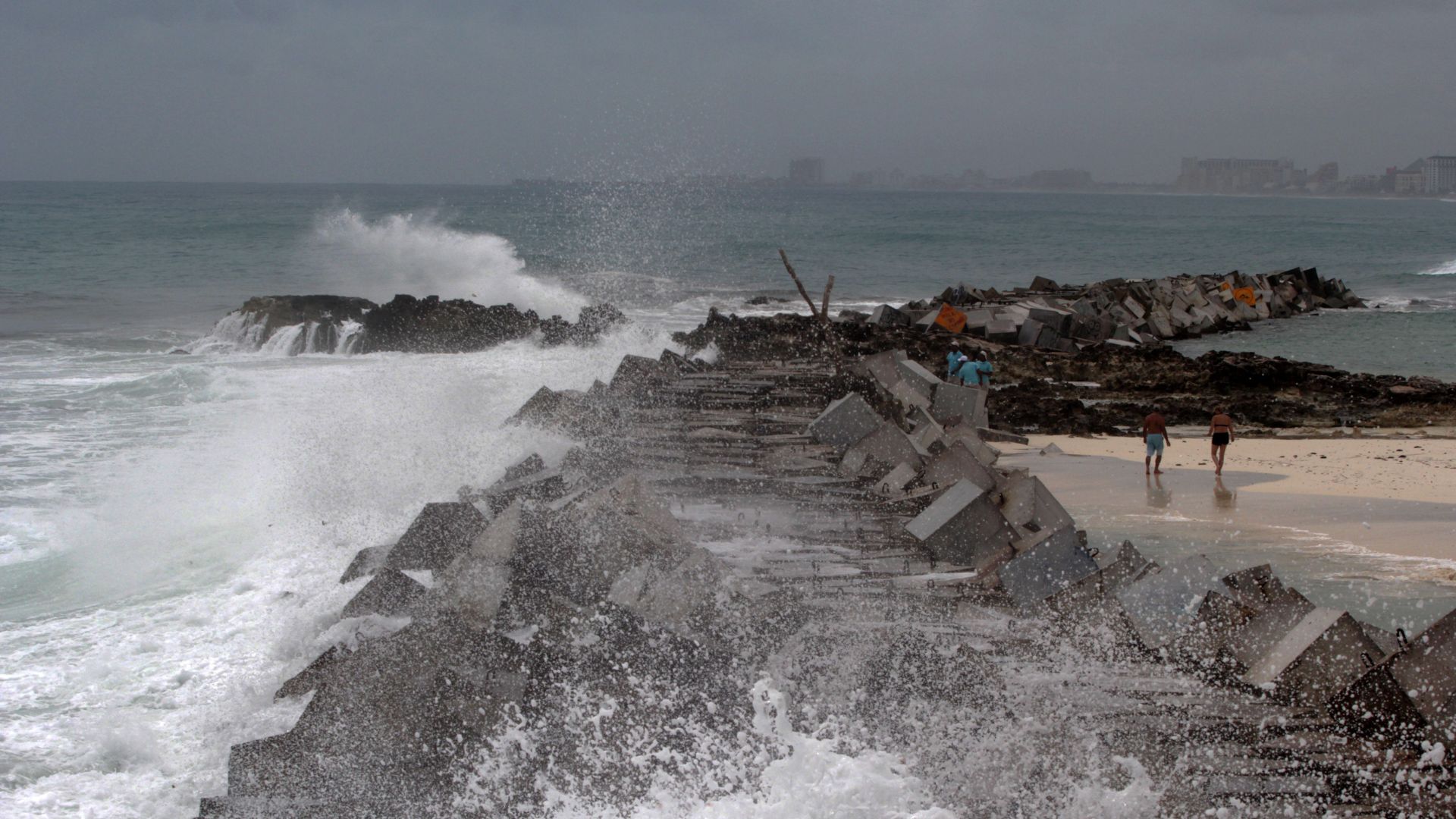 Tormenta tropical Sara amenaza el sureste mexicano con lluvias intensas y fuertes vientos