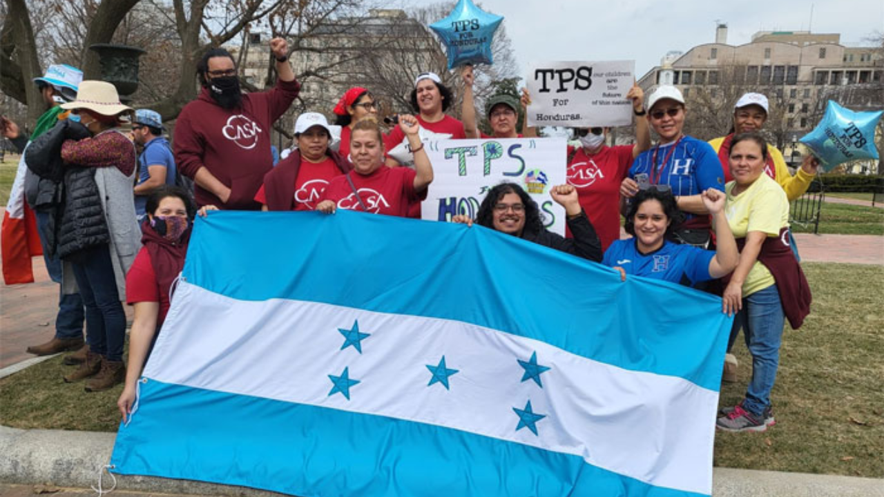 Migrantes hondureños preocupados por nombramiento de Homan como 'zar de la frontera'