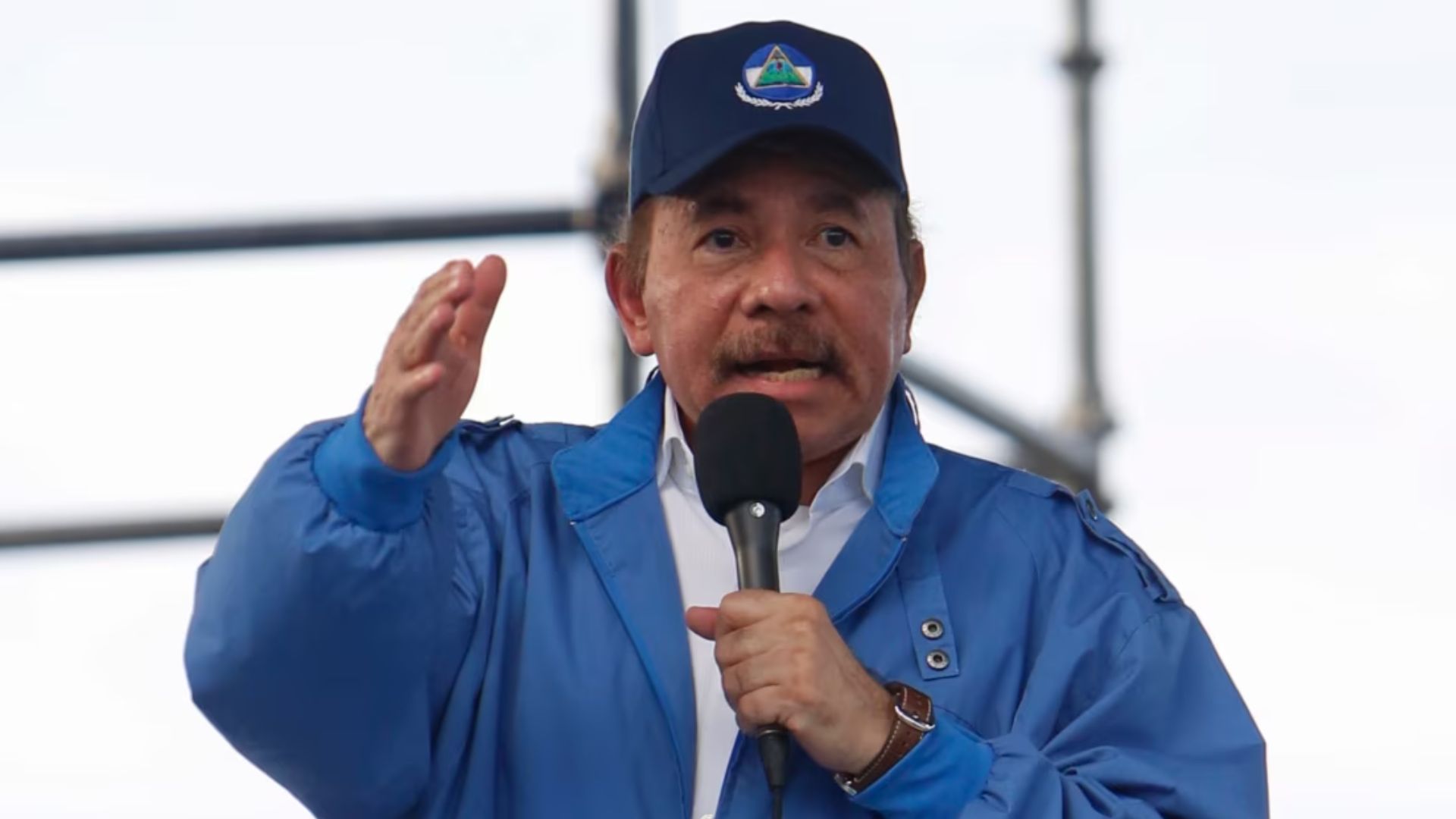 Congreso de Nicaragua, a petición de Ortega, ordena a bancos desconocer sanciones externas