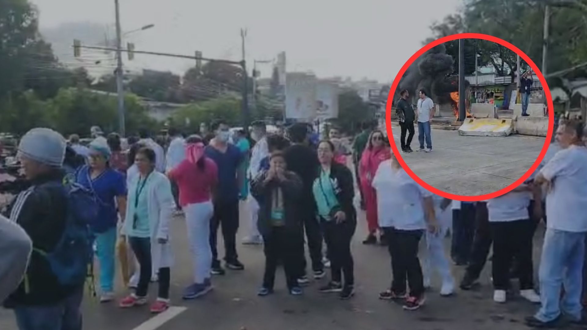 Personal del Hospital Escuela continúa en paro y denuncia disparos cercanos a la protesta