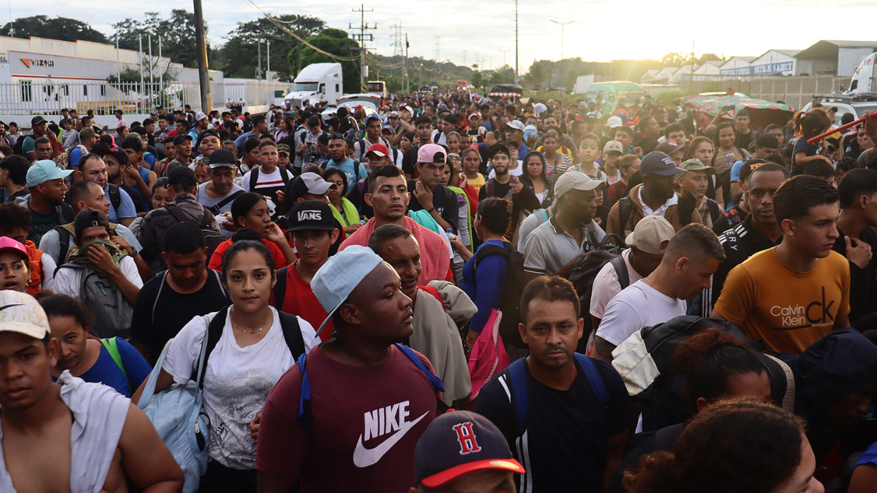 Caravana migrante parte del sur de México para llegar a EE.UU. antes que asuma Trump