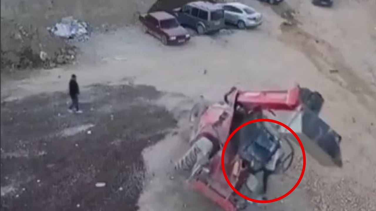 Video capta el momento cuando dos adolescentes son aplastados por una excavadora